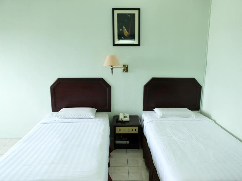 Grand Supreme Hotel Kuching Esterno foto